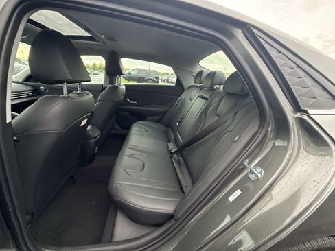 New 2026 Hyundai Elantra Limited FWD image 25