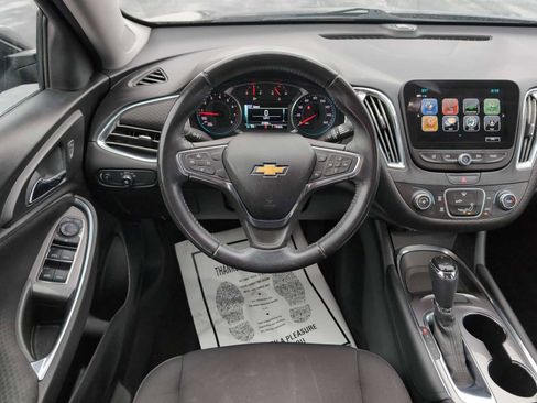Used 2018 Chevrolet Malibu LT image 10
