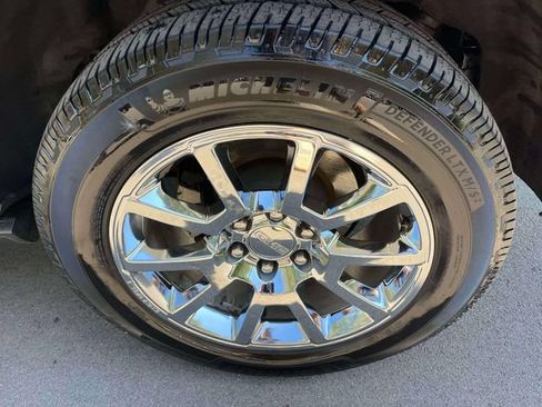 Used 2019 GMC Yukon XL Denali AWD/4WD image 11
