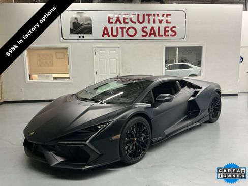 Used 2024 Lamborghini Revuelto image 1