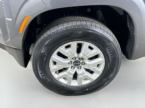 Used 2023 Nissan Frontier SV AWD/4WD image 8