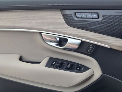 New 2026 Volvo XC90 B6 Plus w/ Protection Package Premier AWD/4WD image 19
