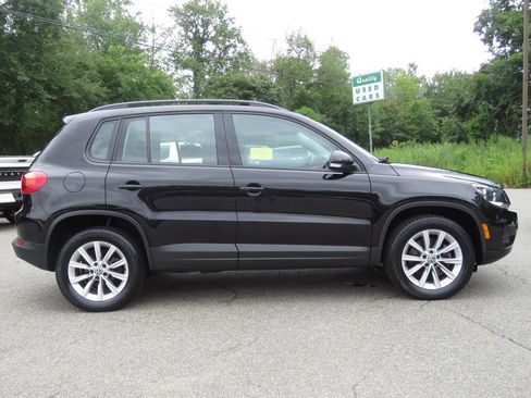 Used 2018 Volkswagen Tiguan Limited w/ Premium Package AWD/4WD image 4