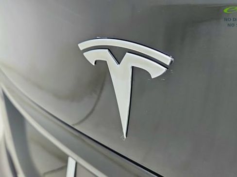 Used 2022 Tesla Model S AWD/4WD image 16