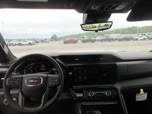 New 2026 GMC Sierra 1500 AT4 w/ AT4 Premium Package AWD/4WD image 16
