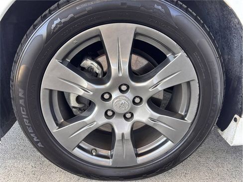 Used 2017 Toyota Sienna SE w/ SE Preferred Package FWD image 20