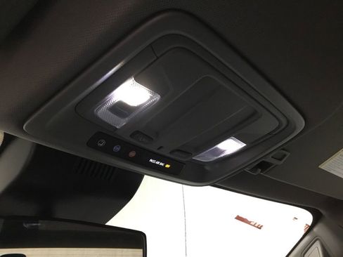 Used 2022 GMC Sierra 1500 Elevation image 18