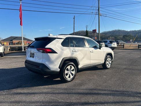 Used 2021 Toyota RAV4 LE image 3