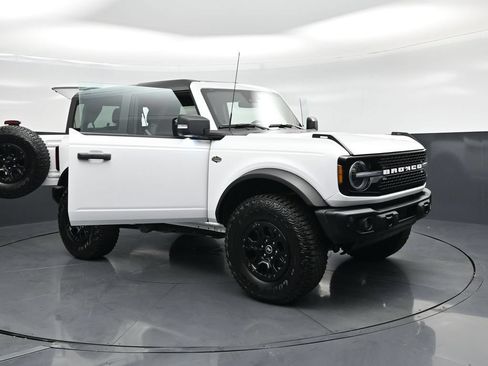Used 2023 Ford Bronco Wildtrak AWD/4WD image 27