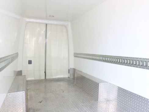 Used 2023 Mercedes-Benz Sprinter 2500 image 21