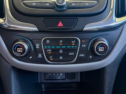 Used 2019 Chevrolet Equinox LT FWD image 15