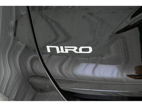 New 2025 Kia Niro Wave w/ Wave Preserve Package image 35