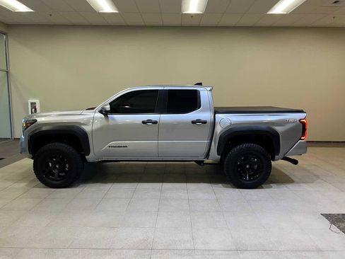 Used 2024 Toyota Tacoma TRD Off-Road image 3