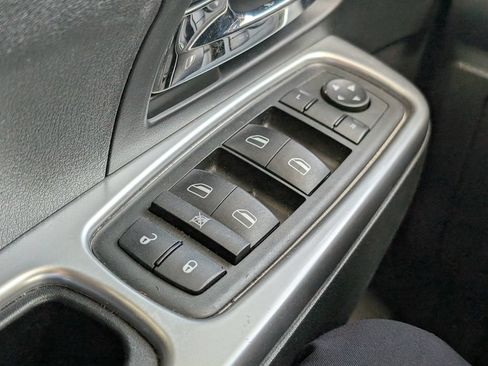 Used 2010 Jeep Liberty Limited w/ Tire & Wheel Group AWD/4WD image 17