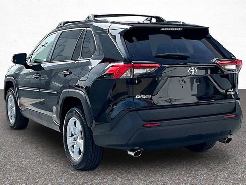 Used 2021 Toyota RAV4 XLE w/ Convenience Package AWD/4WD image 6