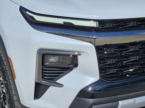 New 2027 Chevrolet Traverse Z71 w/ Driver Confidence Package AWD/4WD image 9