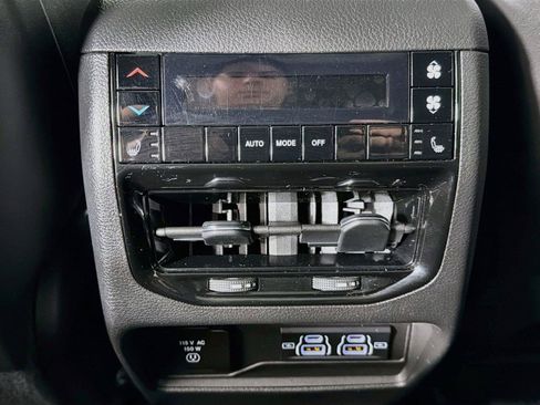 Used 2023 Jeep Grand Cherokee L Limited AWD/4WD image 29