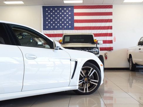 Used 2016 Porsche Panamera AWD/4WD image 35