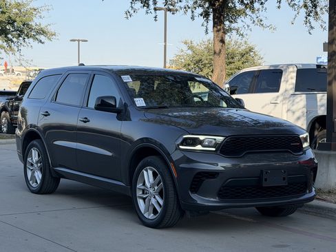 Used 2025 Dodge Durango GT AWD/4WD image 3