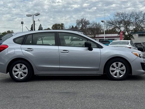 Used 2012 Subaru Impreza 2.0i image 2