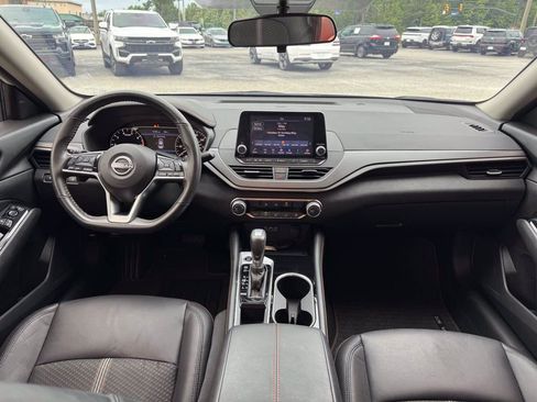 Used 2024 Nissan Altima 2.5 SR FWD image 15