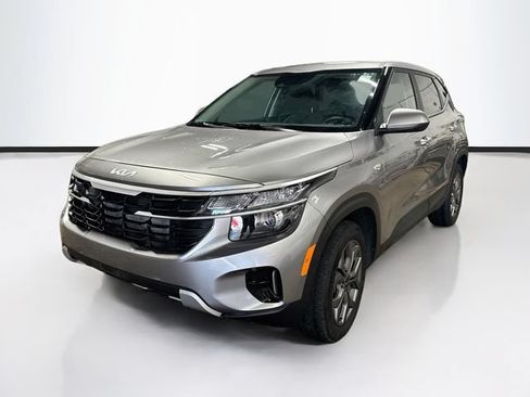 Used 2024 Kia Seltos LX AWD/4WD image 3
