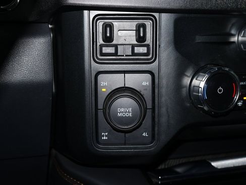 Used 2023 Ford F250 Platinum w/ FX4 Off-Road Package image 26