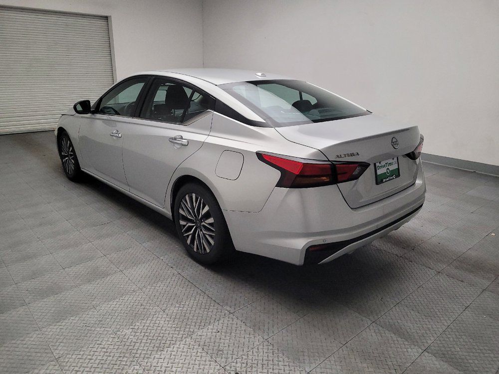 Used 2025 Nissan Altima 2.5 SV FWD image 5