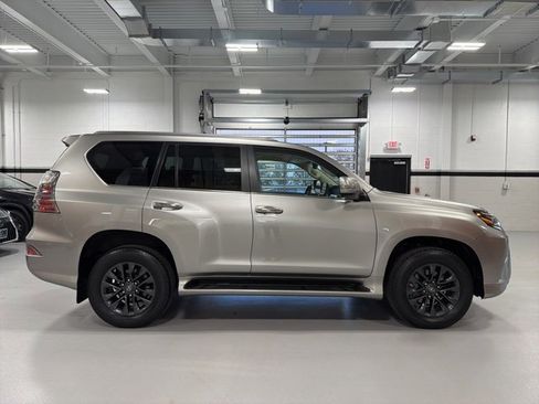 Used 2023 Lexus GX 460 Premium w/ Premium Package image 8