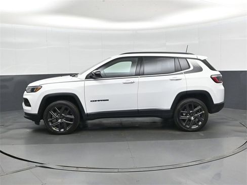 New 2026 Jeep Compass Latitude image 7