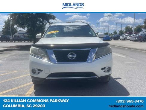 Used 2014 Nissan Pathfinder Platinum FWD image 2