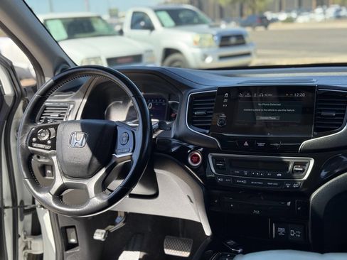 Used 2020 Honda Pilot Touring image 16