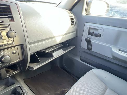 Used 2005 Dodge Dakota ST image 17