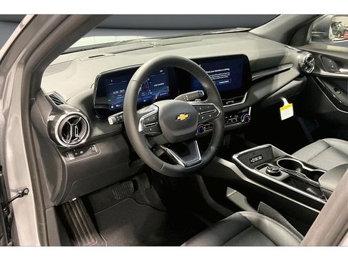 New 2026 Chevrolet Equinox LT w/ Convenience Package II image 7