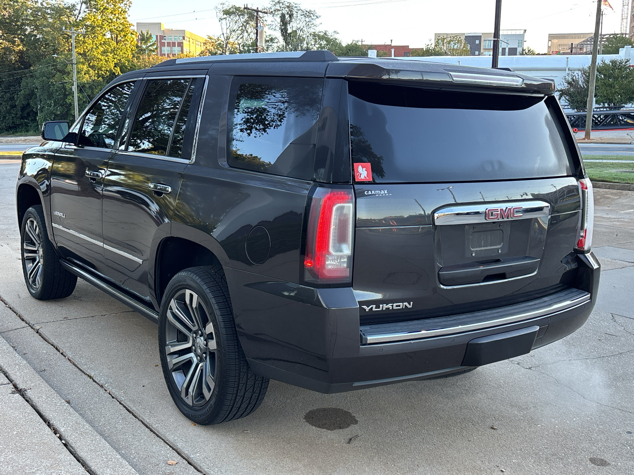 Used 2018 GMC Yukon Denali w/ Denali Ultimate Package RWD image 6