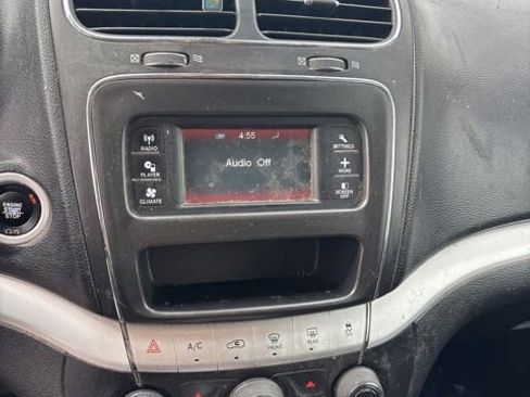 Used 2019 Dodge Journey SE FWD image 21