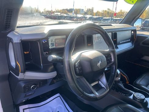 Used 2022 Ford Bronco Badlands image 16