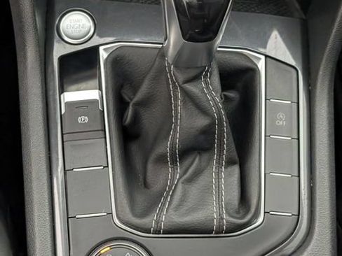 Used 2022 Volkswagen Tiguan SE AWD/4WD image 23