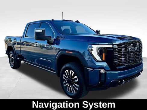 Used 2024 GMC Sierra 2500 Denali Ultimate image 3