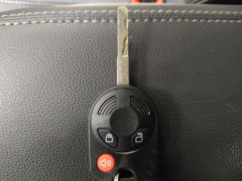 Used 2018 Ford Escape SE w/ SE Sport Appearance Package image 32