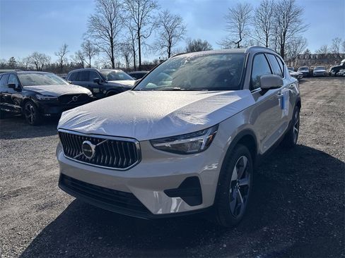 New 2025 Volvo XC40 B5 Core w/ Protection Package Premier image 1
