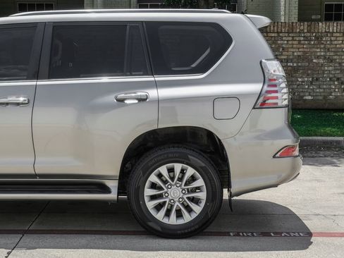 Used 2021 Lexus GX 460 Premium w/ Premium Plus Package AWD/4WD image 23