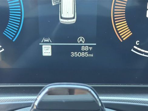 Used 2024 Hyundai Santa Fe SEL FWD image 16