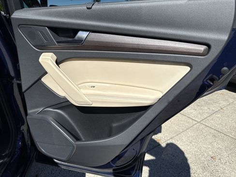 Used 2022 Audi Q5 2.0T Premium Plus image 17