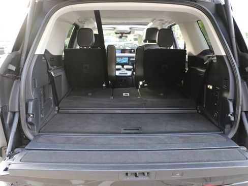 Used 2025 Lincoln Navigator Reserve AWD/4WD image 15