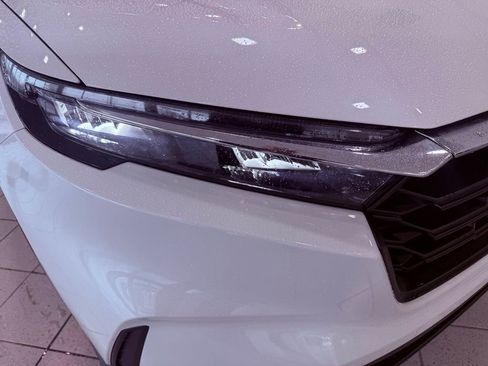 Used 2025 Honda CR-V LX image 13