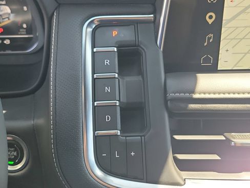 Used 2023 GMC Yukon SLT w/ SLT Luxury Package RWD image 11