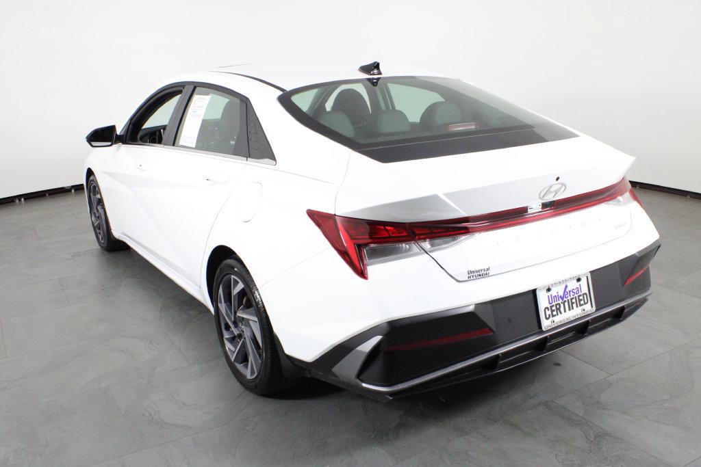Certified 2026 Hyundai Elantra Limited FWD image 16