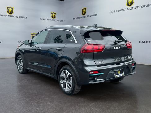 Used 2022 Kia Niro EX FWD image 3