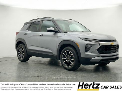 Used 2025 Chevrolet TrailBlazer LT w/ Driver Confidence Package image 1